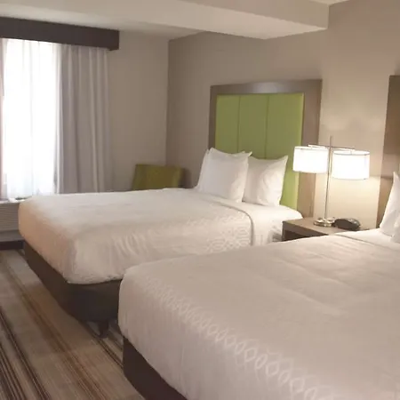 Hotel La Quinta By Wyndham Brooklyn New York