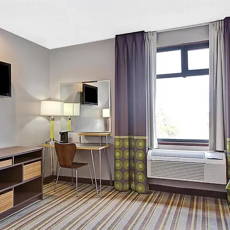 Super 8 By Wyndham Jamaica North Conduit New York