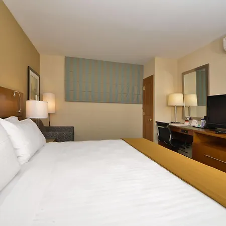 Express Kennedy Airport, An Ihg New York