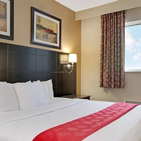 Ramada By Wyndham Bronx 3*