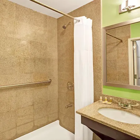 Hotel Days & By Wyndham Ozone Park/jfk Airport