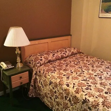 Park Savoy Hotel 2*