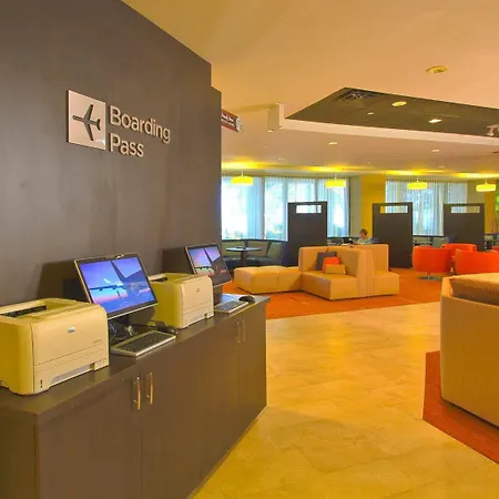 Hotel Courtyard By Marriott Laguardia Airport