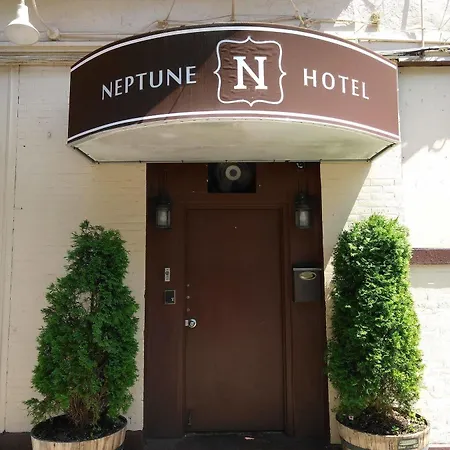 Neptune Hotel 2*