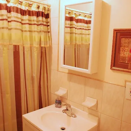Delz Bed & Breakfast * New York