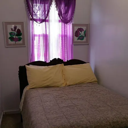 Delz Bed & Breakfast * New York