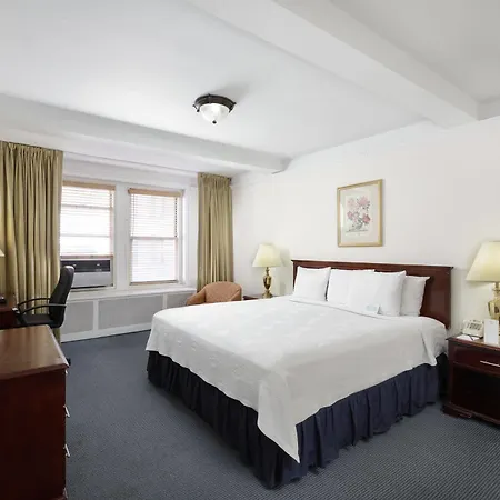 Salisbury Hotel 3*
