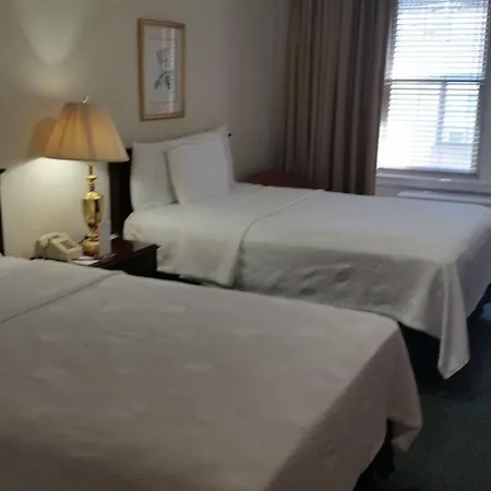 Salisbury Hotel
