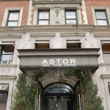 Hotel Park West 3*