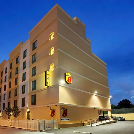 Super 8 Bronx 2* New York