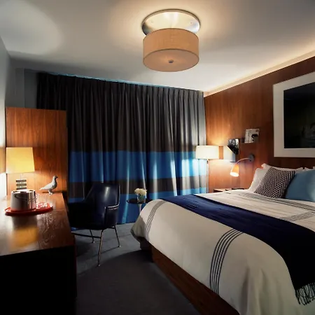 6 Columbus Park 4*