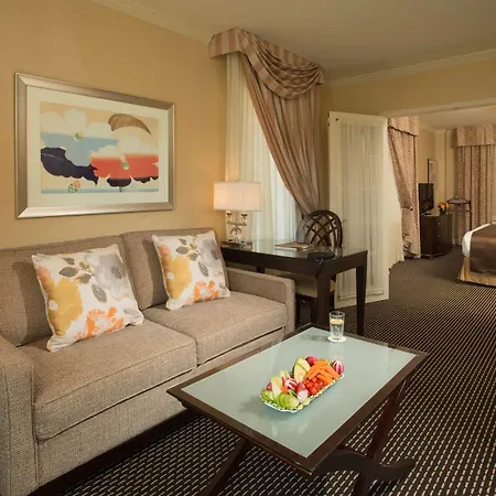 Excelsior Hotel 3*