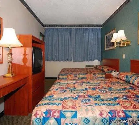 Hotel Econo South Ozone Park 2*