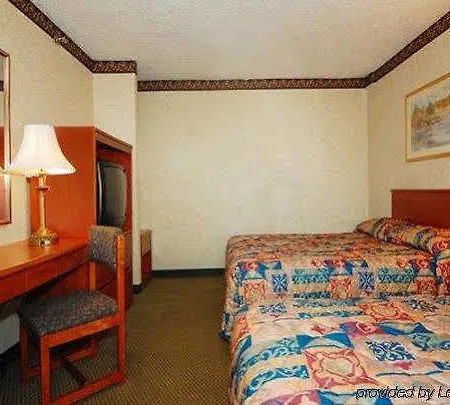 Econo South Ozone Park Hotel 2*