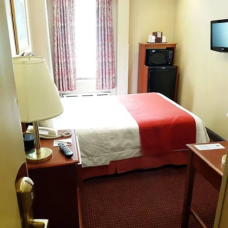 Hotel Newton 3*