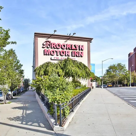 Brooklyn Motor Hotel 2*