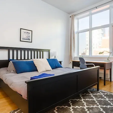 Apartment Modern Luxury In Heart Of Williamsburg!!