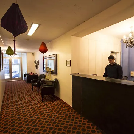 Hostel Royal Park