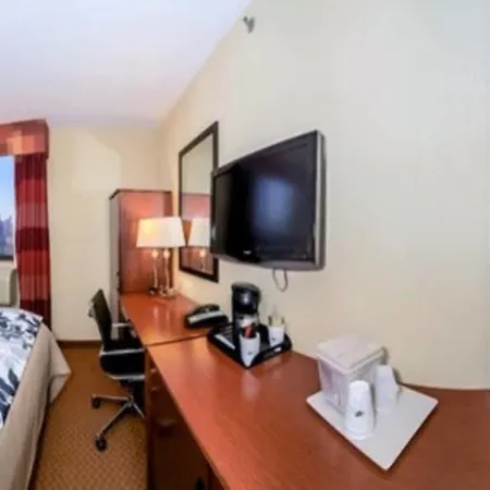 Hotel Sleep Long Island - Manhattan View 3*