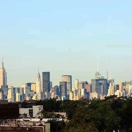 Fairfield By Marriott Laguardia Airport/flushing 3*