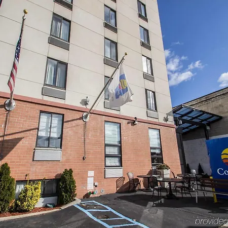 Red Lion And Brooklyn Hotel