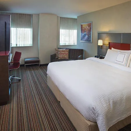Courtyard By Marriott Manhattan/herald Square