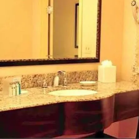 Hampton Manhattan Grand Hotel 3*