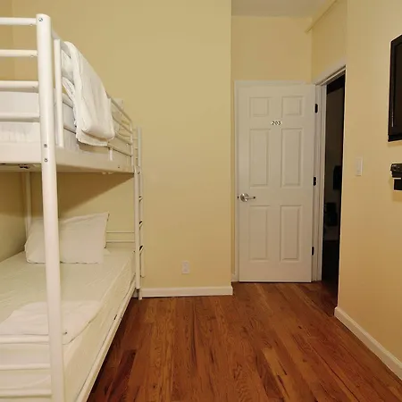 Rostel Hostel *