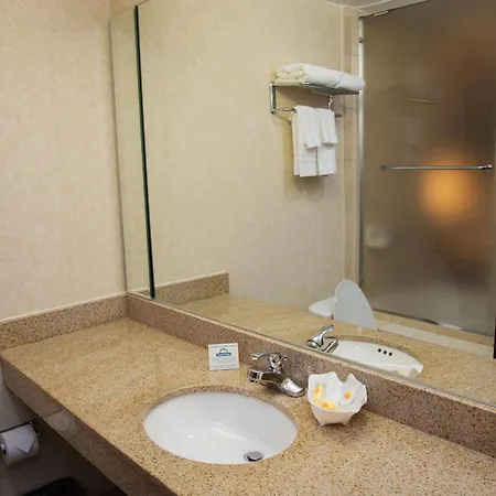 Hotel Days By Wyndham Jamaica / Jfk Airport