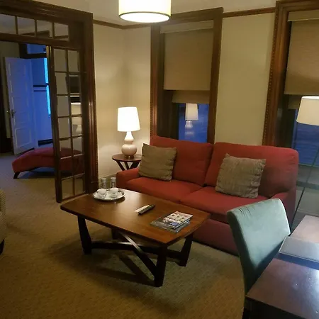 Wales Hotel