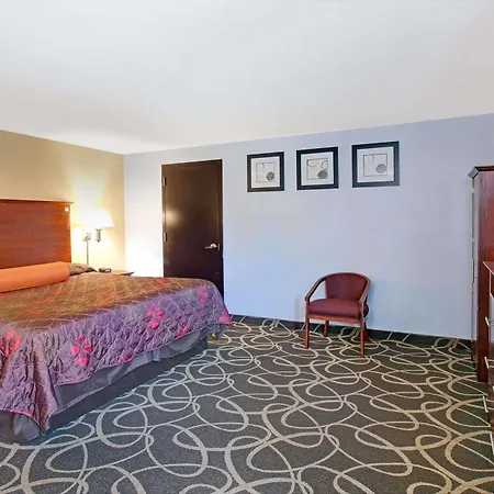 Howard Johnson Queens Village Hotel 2*