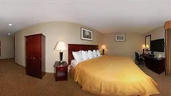 Hotel Quality Jamaica Airtrain