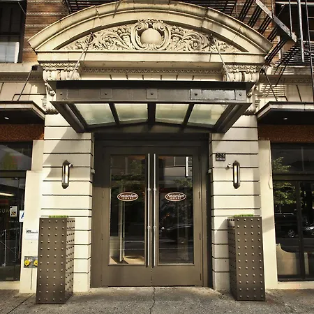 Square At Times Square Hotel