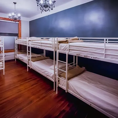 Hostel Q4 And *