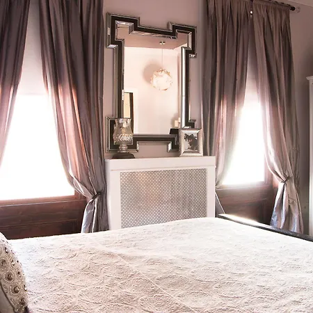 Guest house 255west