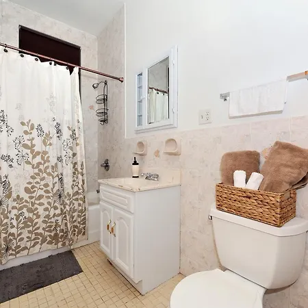 Huge 4 Bedroom 15 Min From Times Square