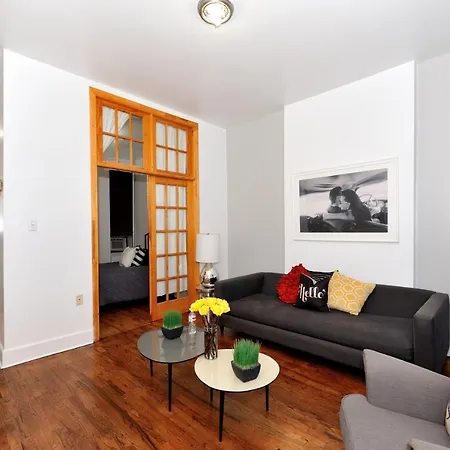 Huge 4 Bedroom 15 Min From Times Square Apartment New York