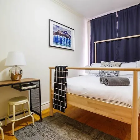 Authentic Nyc 3br Abode On Best Block!! Sleeps 10 Apartment