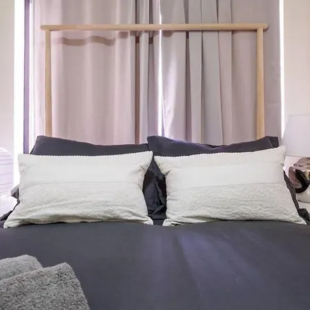 Authentic Nyc 3br Abode On Best Block!! Sleeps 10