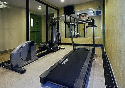 Hotel Quality Jamaica Airtrain
