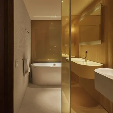Public Hotel New York