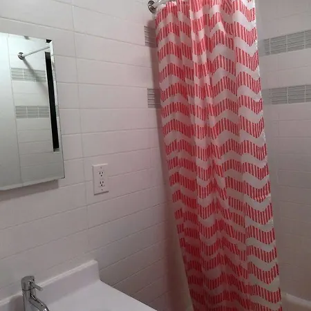 Cozy Near Park Apartment *