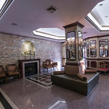 Hotel The Avenue Plaza