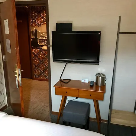 Mimosa Hotel