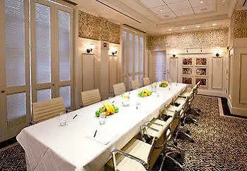 Carlton Hotel, Autograph Collection 4*