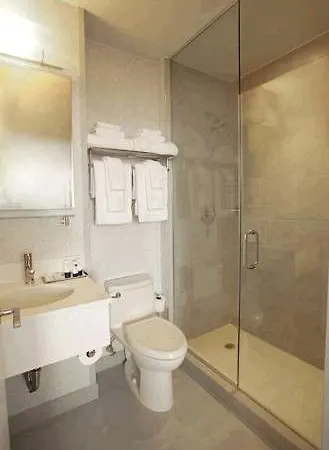 Hotel Fairfield & By Marriott Brooklyn New York
