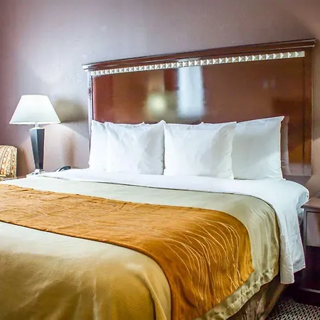 Travelodge By Wyndham Queens New York