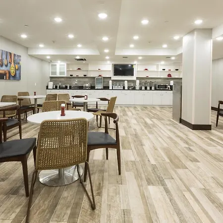 Ninety Five - Jfk Airport Hotel