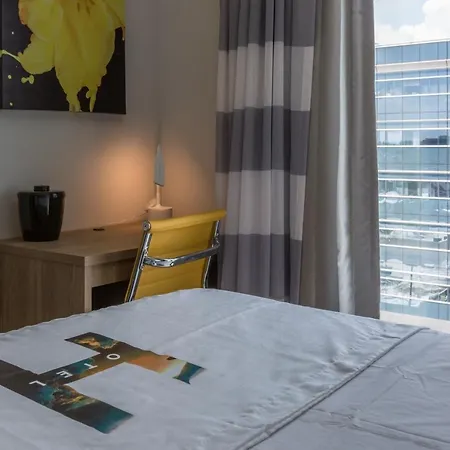 Ninety Five - Jfk Airport Hotel New York