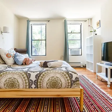 Bright 2br 2ba Overlooking The Park